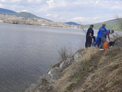 В Башкирии подросток сорвался со скалы в реку и утонул