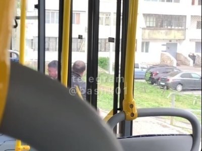 В Уфе водитель и пассажир автобуса устроили драку