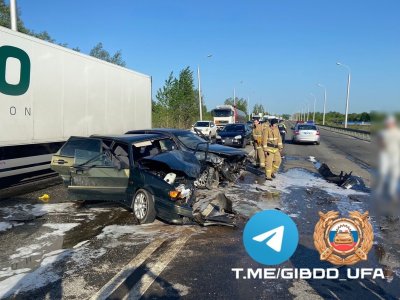 В Уфе во встречном ДТП с «ВАЗ-2115» серьезно пострадали водитель Iran Khodro и 18-летние пассажирки