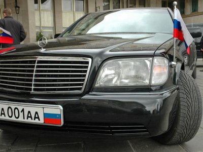 Соловьев предлагает запретить автомобильные госномера без российского флага