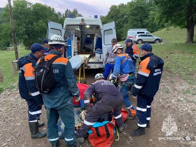 В Башкирии в пещеру упала девушка, ее спасение заняло 7 часов