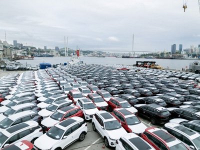 Китай с начала года втрое увеличил импорт автомобилей в Россию