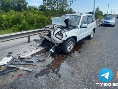 В Уфе в массовом ДТП пострадали водитель и пассажир