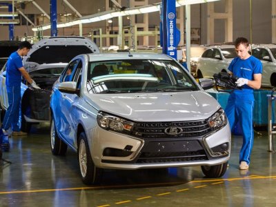 Производство легковых автомобилей в России сократилось