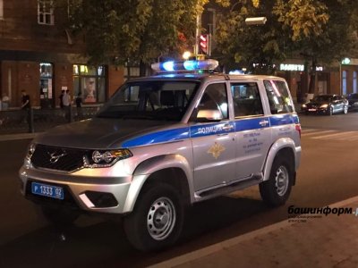 В Уфе полицейские разыскивают мужчин, напавших на таксиста и на молодую пару