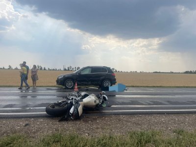 В Стерлитамакском районе при касательном столкновении с легковушкой погиб мотоциклист