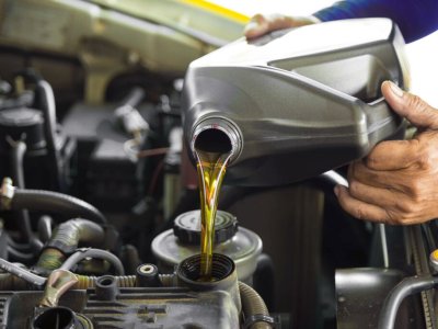 Почему масло из сетевых магазинов нельзя заливать в двигатель автомобиля