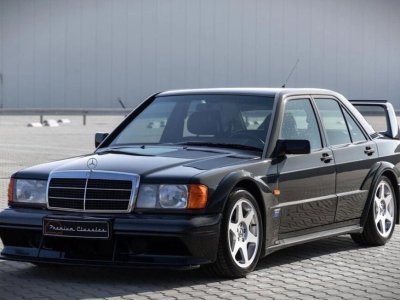 В России старый Mercedes-Benz продают почти за 50 млн рублей