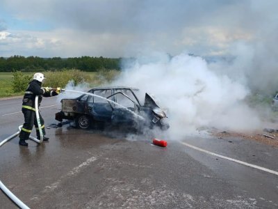 На трассе Стерлитамак-Белорецк произошло тяжелое смертельное ДТП с возгоранием