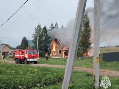 В Башкирии пожар уничтожил дом и имущество многодетной семьи