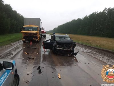 В Башкирии в ДТП с грузовиком погиб пассажир «Рено Логан»